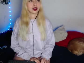 hallie_cam — 2025-09-17 19:46 hallie_cam — 2025-09-17 19:46